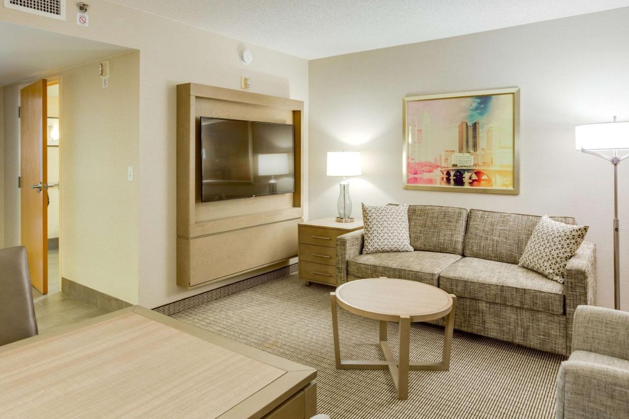 King Suite with Bath Tub - Disability Access/Non-Smoking at Embassy Suites by Hilton Columbus Dublin