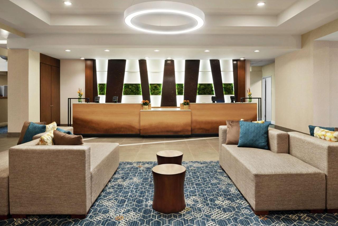 | Embassy Suites Cincinnati - RiverCenter