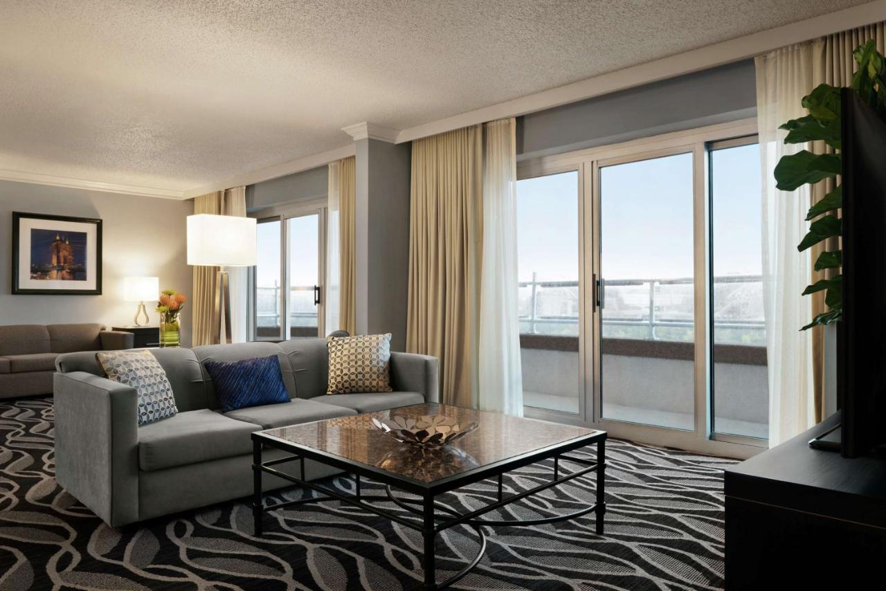 | Embassy Suites Cincinnati - RiverCenter