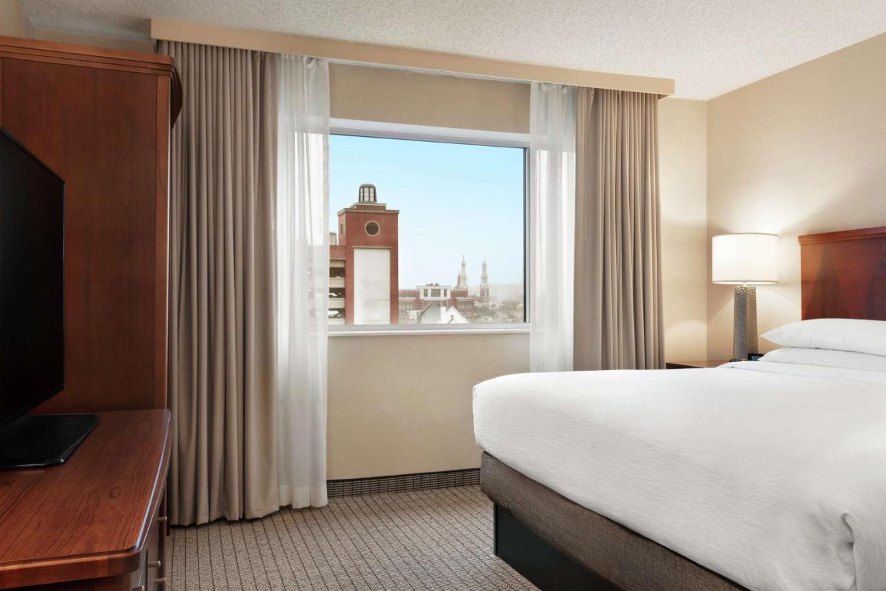 | Embassy Suites Cincinnati - RiverCenter