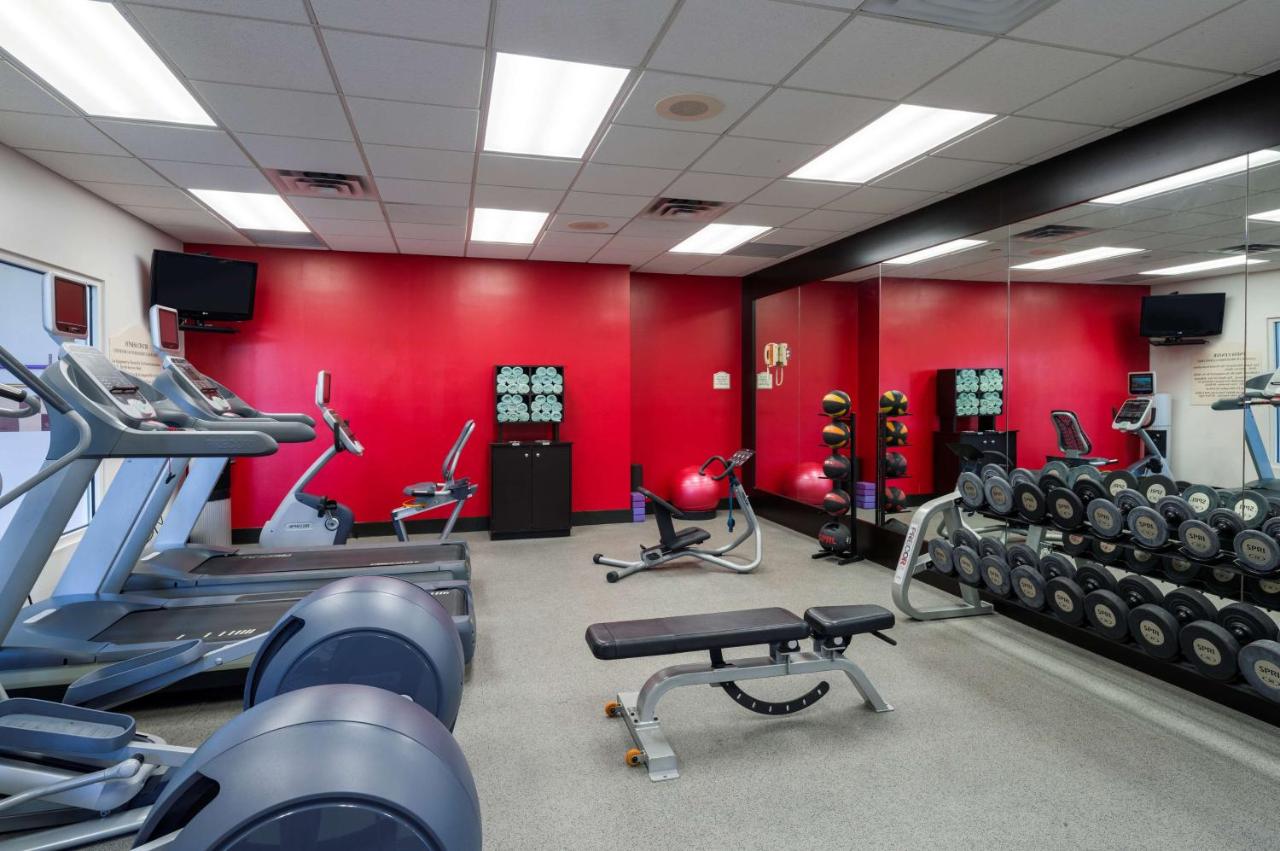 | Hilton Garden Inn Edison/Raritan Center