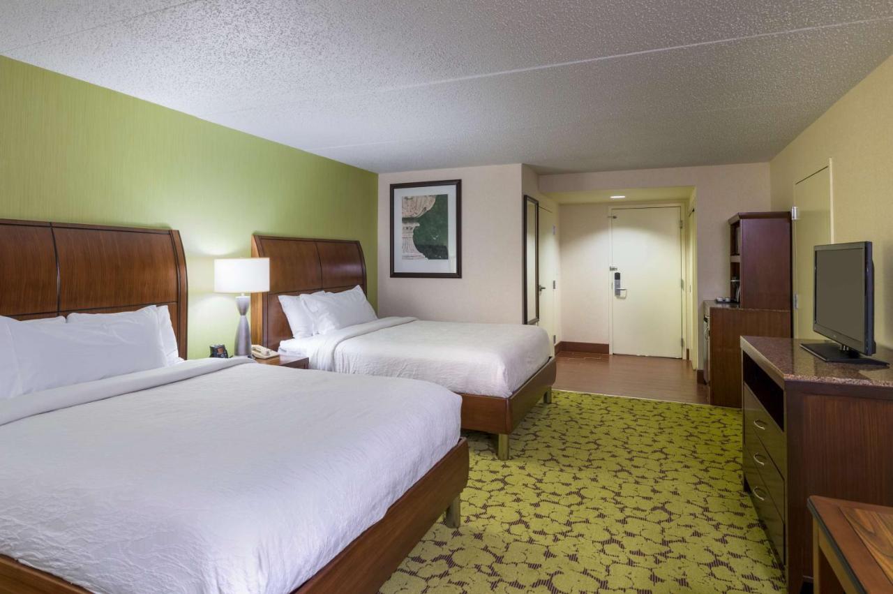 | Hilton Garden Inn Edison/Raritan Center
