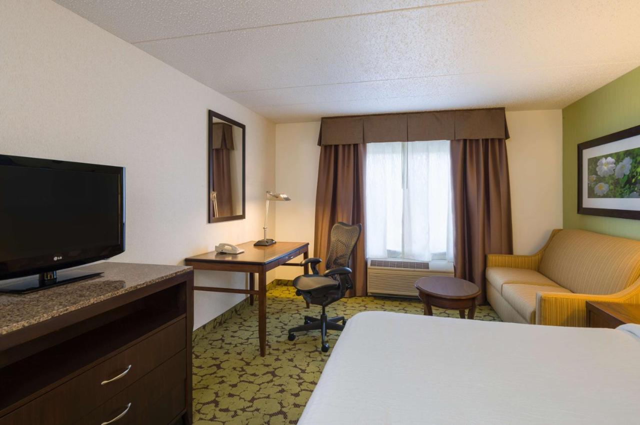 | Hilton Garden Inn Edison/Raritan Center