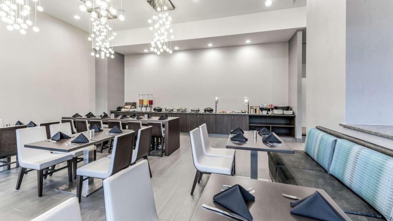 | Hilton Houston Plaza/Medical Center