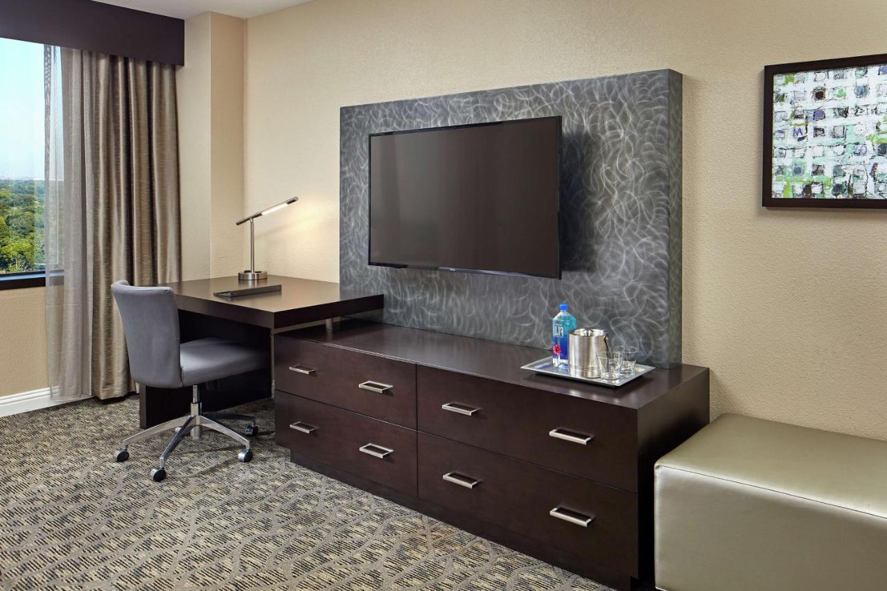 | Hilton Houston Plaza/Medical Center