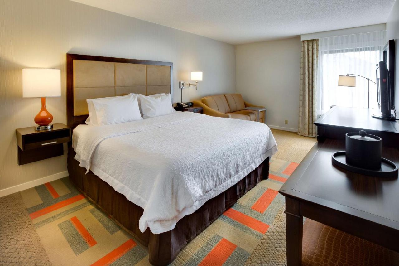 Deluxe King Room - Non-Smoking at Hampton Inn Harrisonburg - University