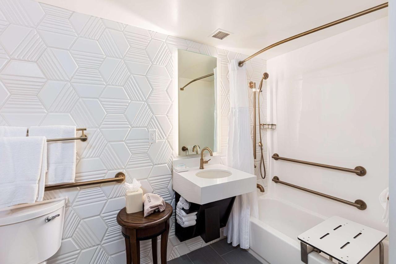 King Room - Disability Access at Hilton Garden Inn Los Angeles/Hollywood
