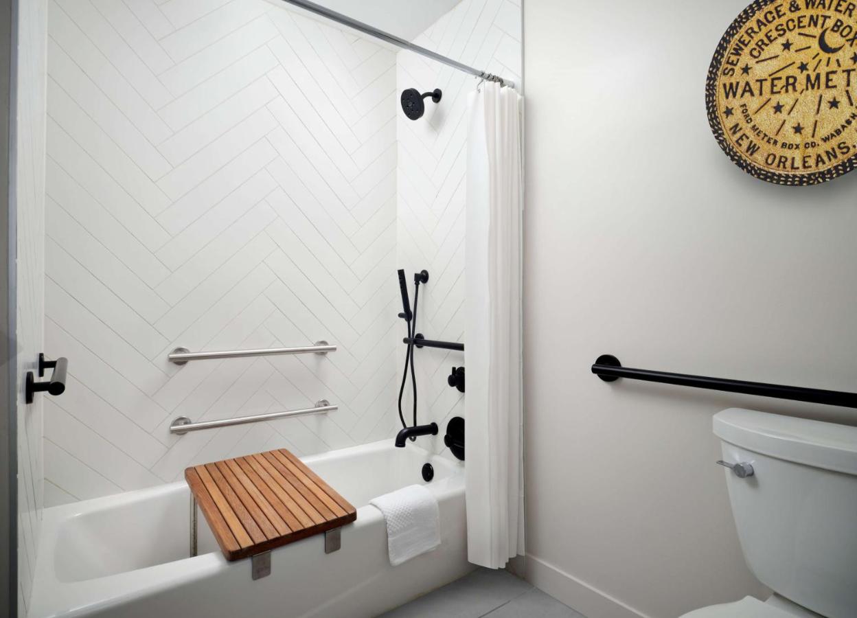 Deluxe King Room with Bath Tub - Mobility/Hearing Accessible at Canopy by Hilton New Orleans Downtown
