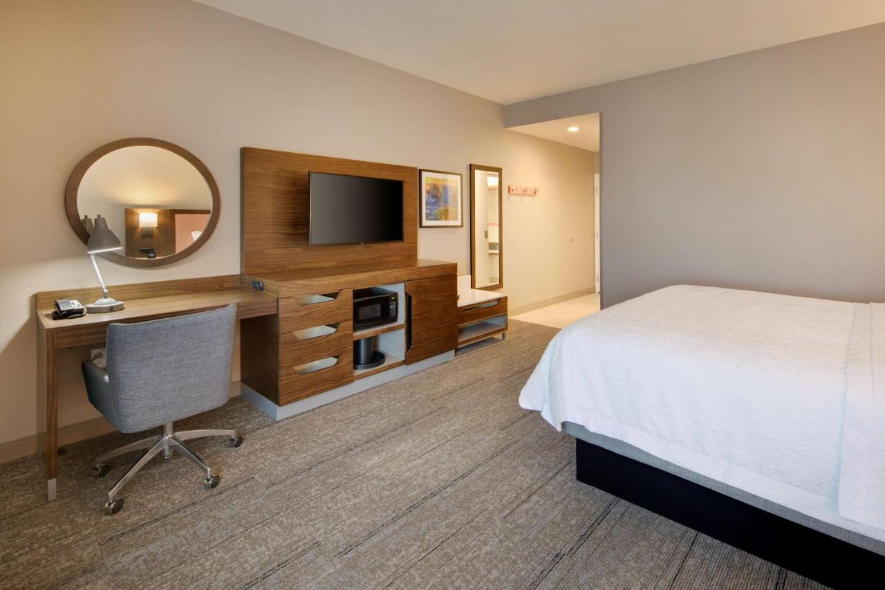 King Room - Hearing Accessible/Non-Smoking at Hampton Inn Santa Cruz West, CA