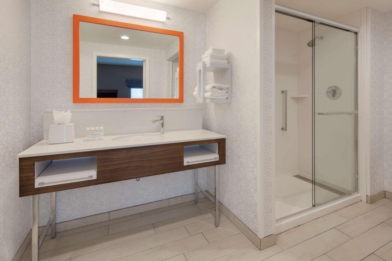 King Room - Hearing Accessible/Non-Smoking at Hampton Inn Santa Cruz West, CA