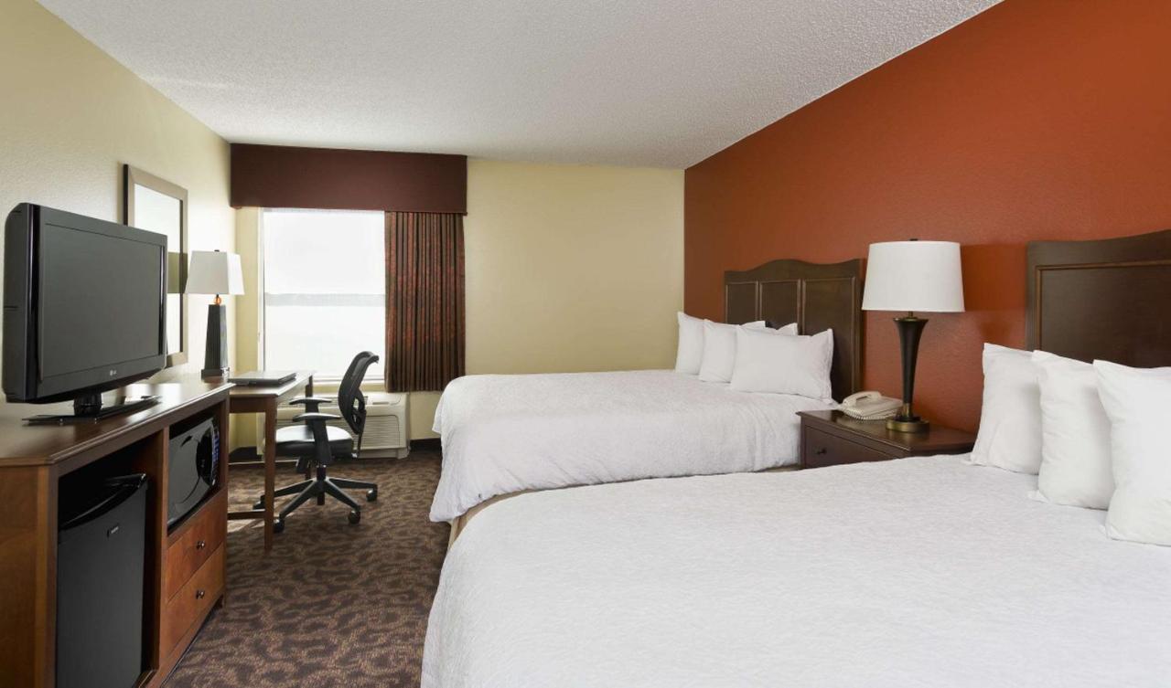 Queen Room with Two Queen Beds - Hearing Access/Non-Smoking at Hampton Inn San Angelo