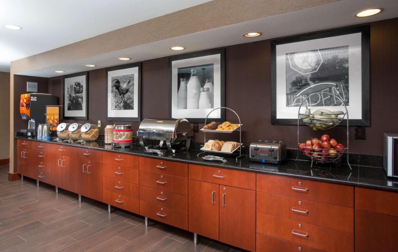 | Hampton Inn St. Joseph
