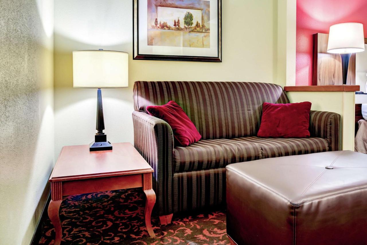 | Hampton Inn St. Joseph