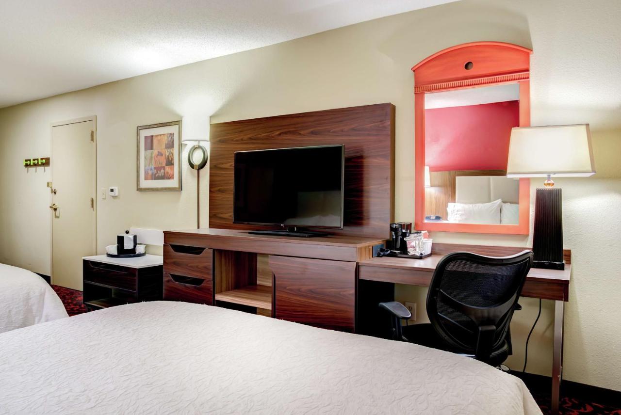 | Hampton Inn St. Joseph