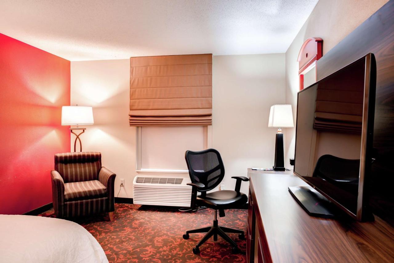 | Hampton Inn St. Joseph