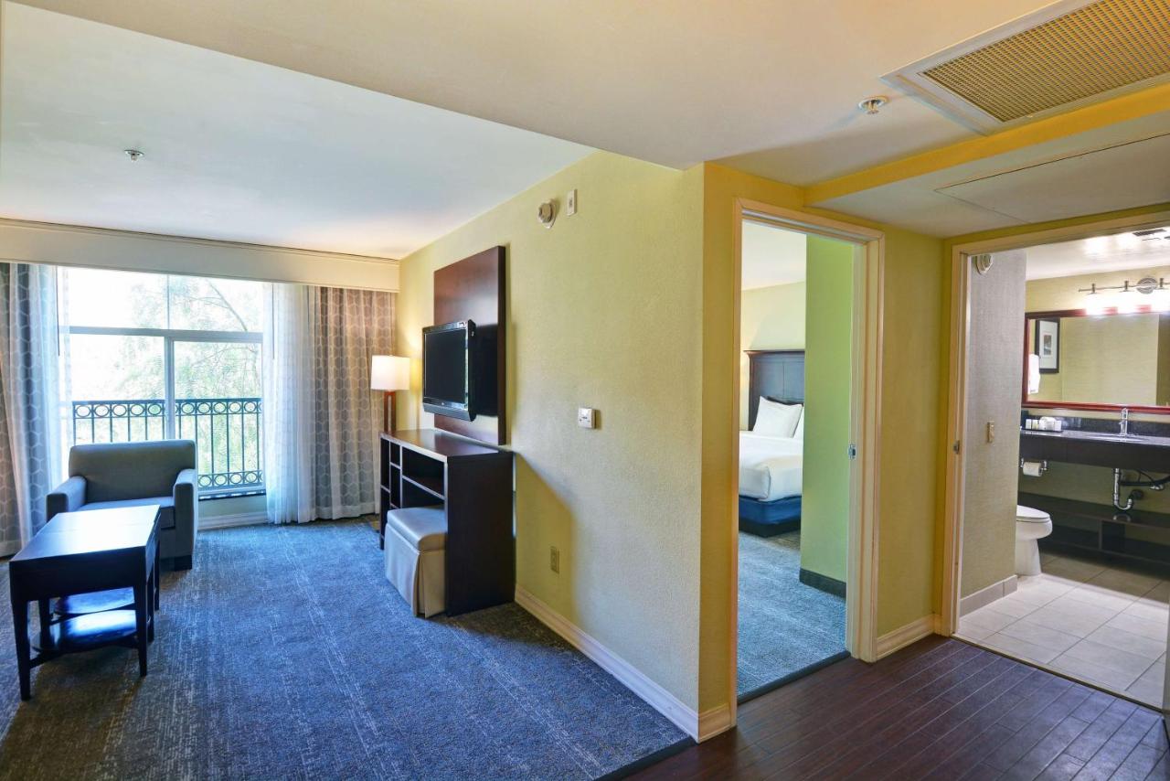 | Embassy Suites Valencia