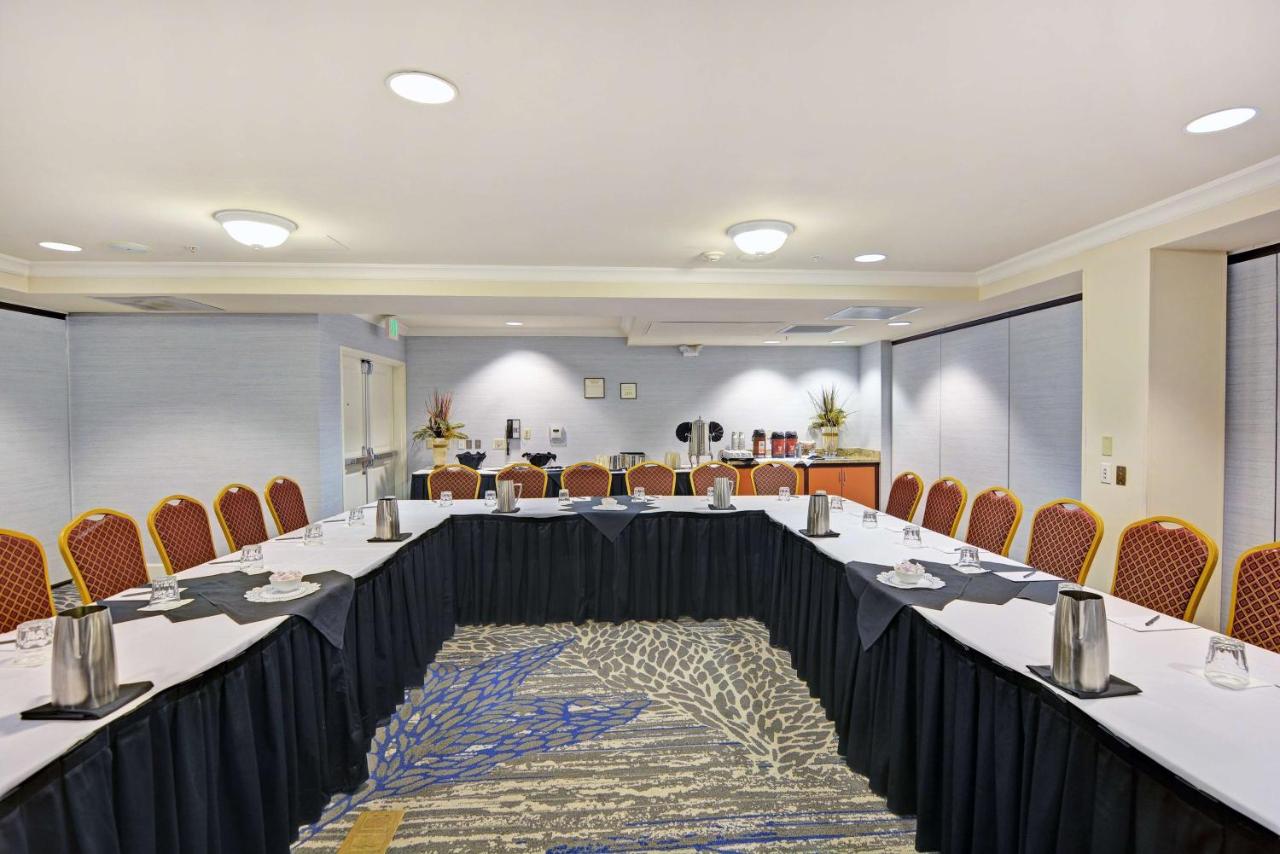 | Embassy Suites Valencia