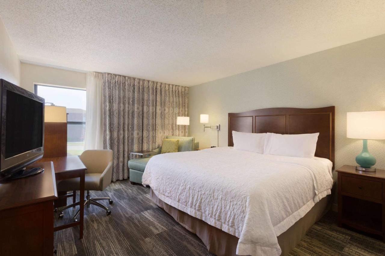 King Room - Non-Smoking at Hampton Inn Zanesville