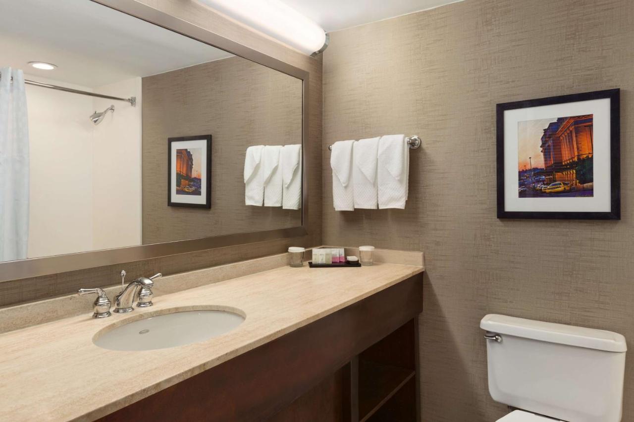 | Embassy Suites by Hilton Baltimore at BWI Airport