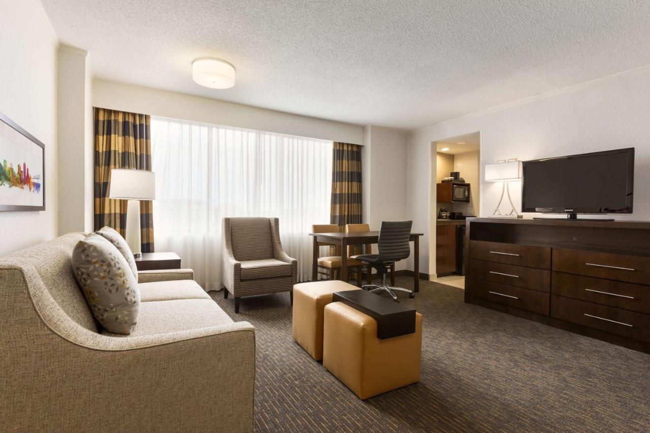 | Embassy Suites by Hilton Baltimore at BWI Airport