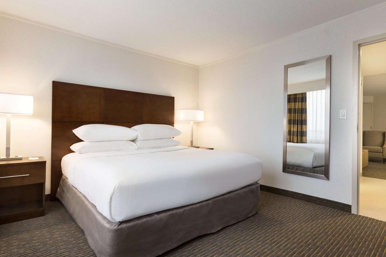 | Embassy Suites by Hilton Baltimore at BWI Airport
