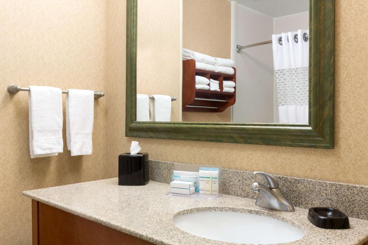 King Room - Non-Smoking at Hampton Inn Houston-Willowbrook Mall