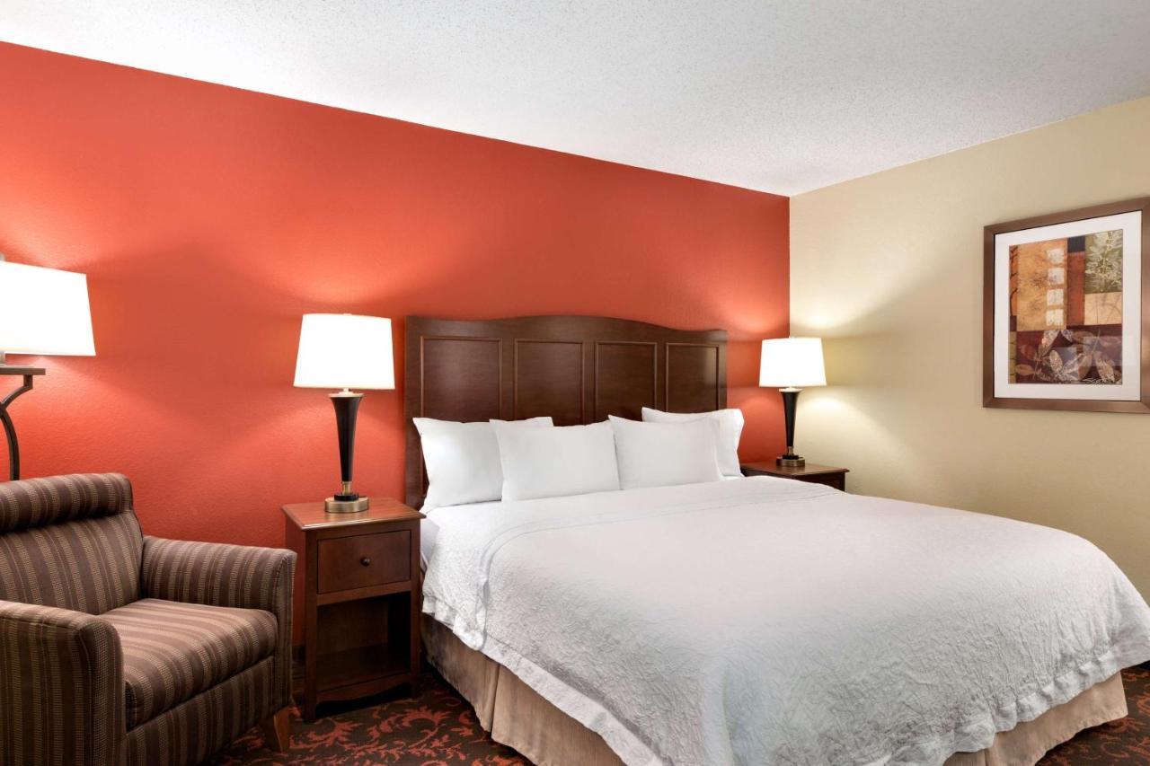 King Room - Non-Smoking at Hampton Inn Houston-Willowbrook Mall