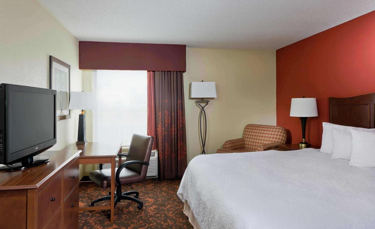 King Room - Non-Smoking at Hampton Inn Chicago / Tinley Park