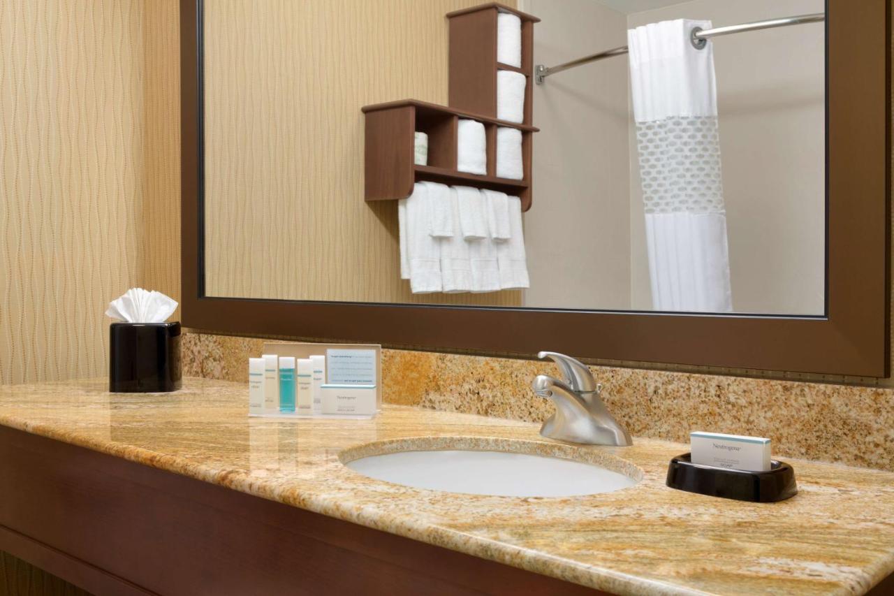 King Room - Mobility Accessible at Hampton Inn Fort Worth Southwest Cityview