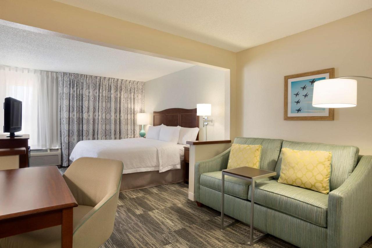 King Junior Suite at Hampton Inn Fort Worth Southwest Cityview