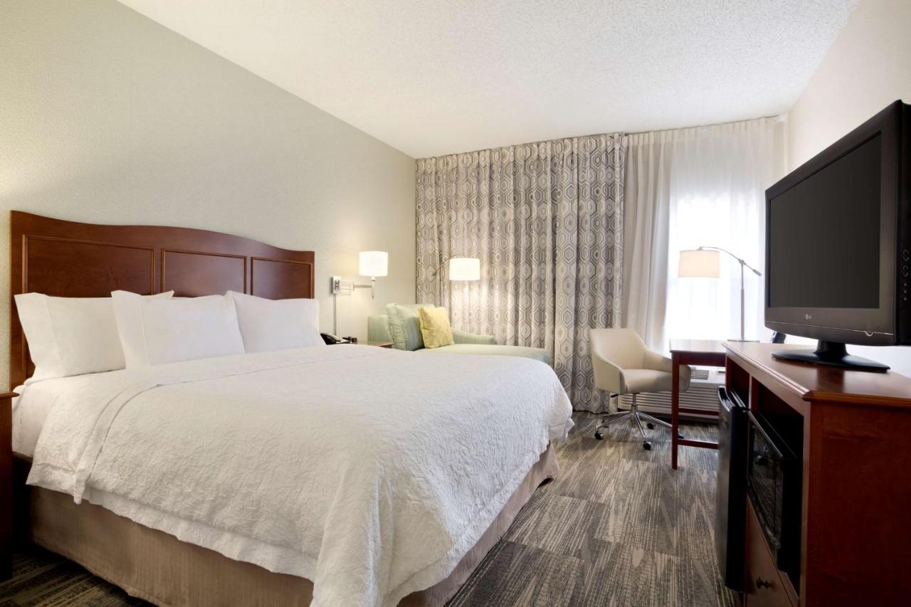King Room - Mobility Accessible at Hampton Inn Fort Worth Southwest Cityview