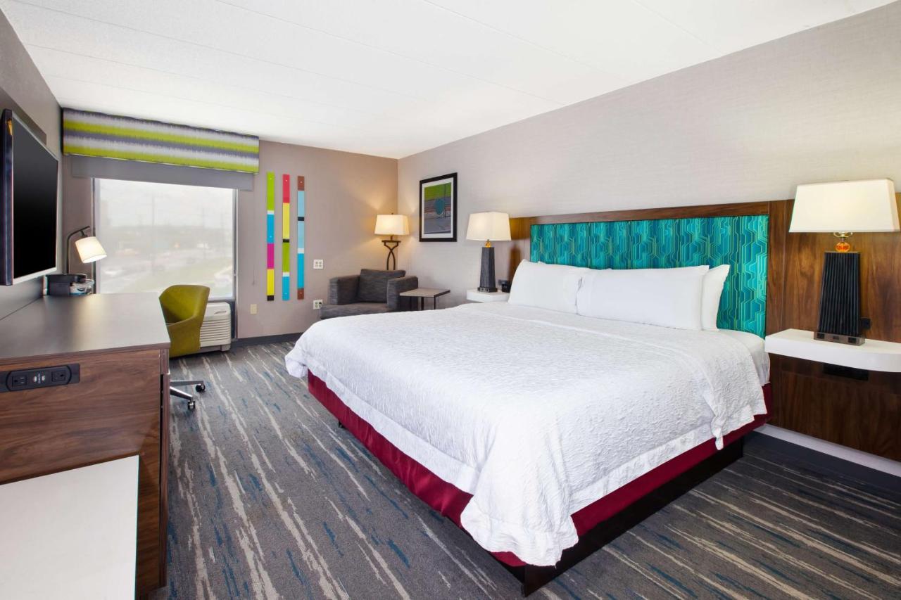 King Room at Hampton Inn College Park