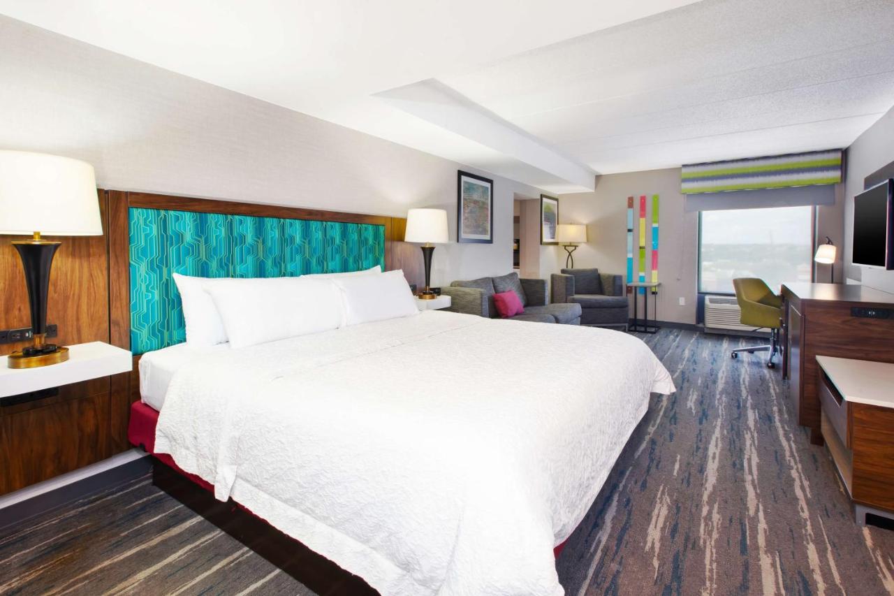 King Bed with Whirlpool-Non-Smoking at Hampton Inn College Park