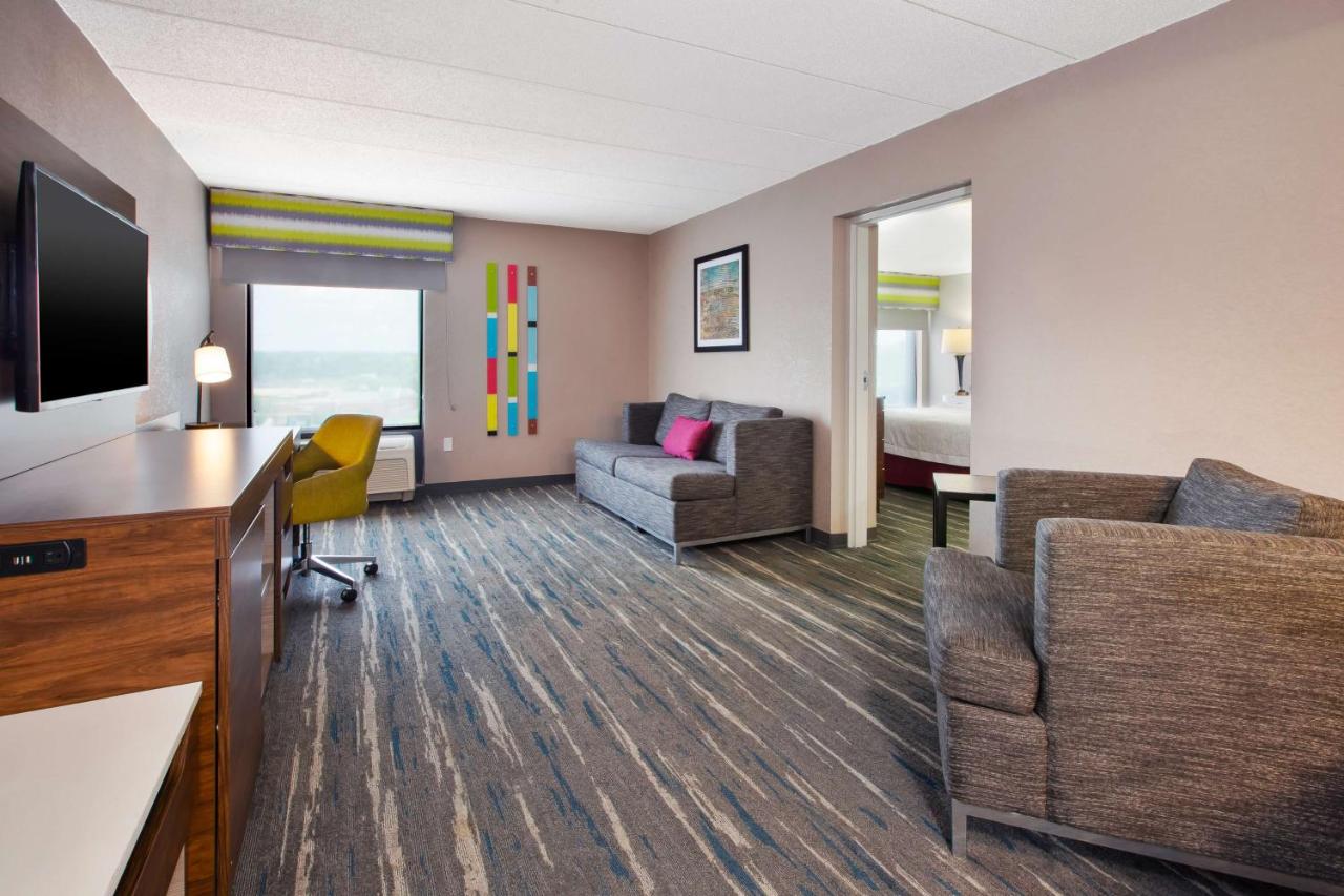 King Suite - Non-Smoking at Hampton Inn College Park