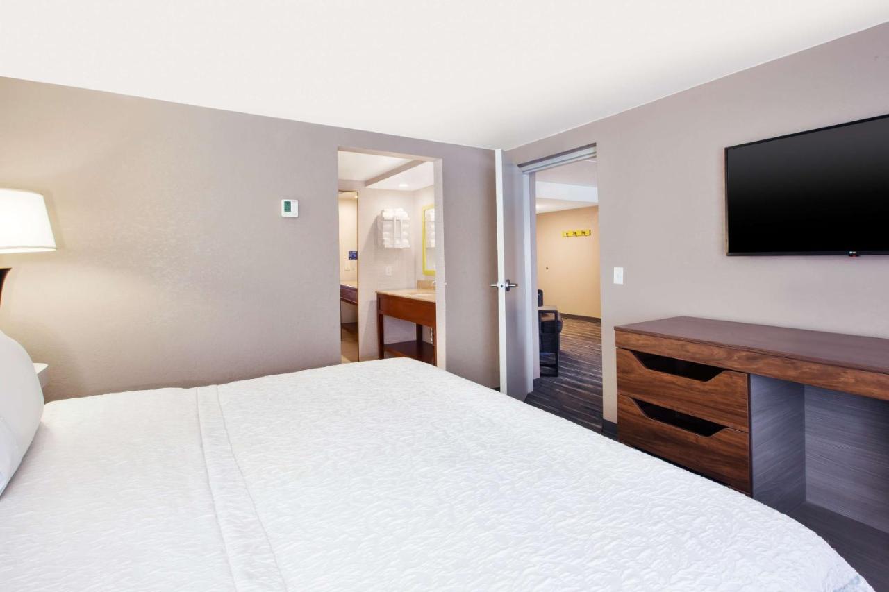 King Suite - Non-Smoking at Hampton Inn College Park