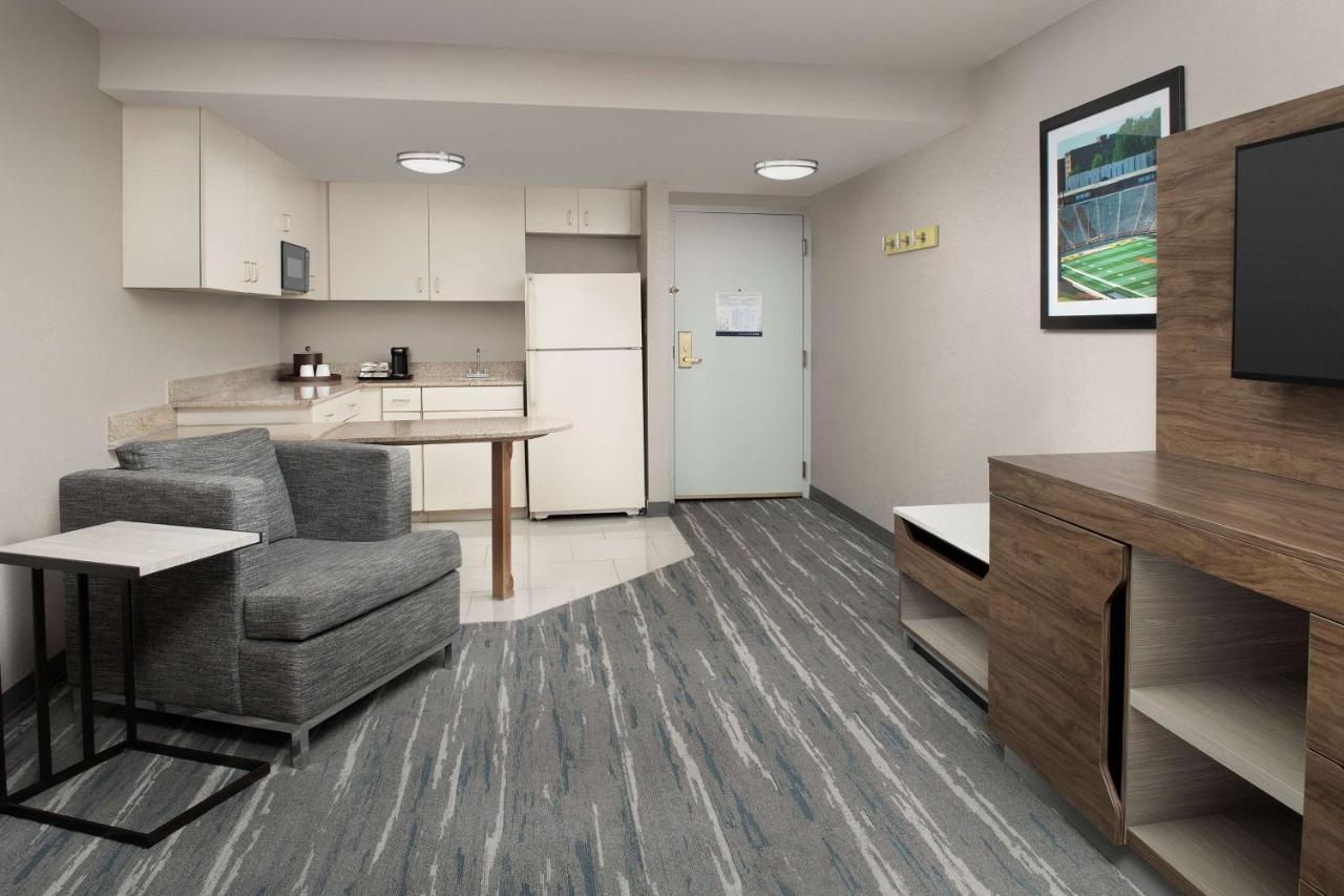 King Suite - Non-Smoking at Hampton Inn College Park