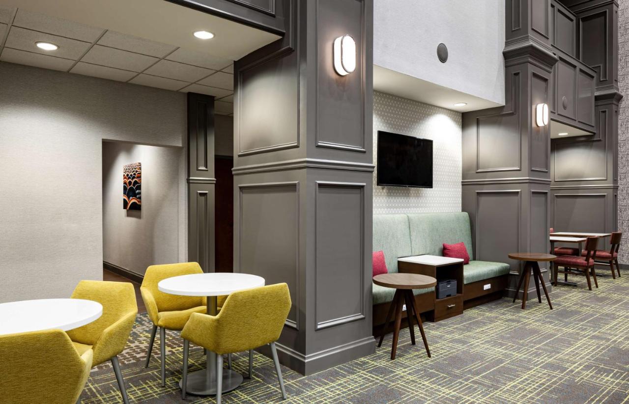 | Hampton Inn & Suites Texarkana
