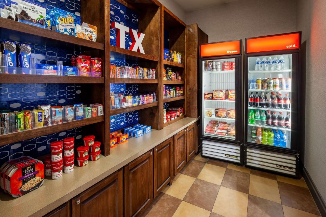 | Hampton Inn & Suites Texarkana