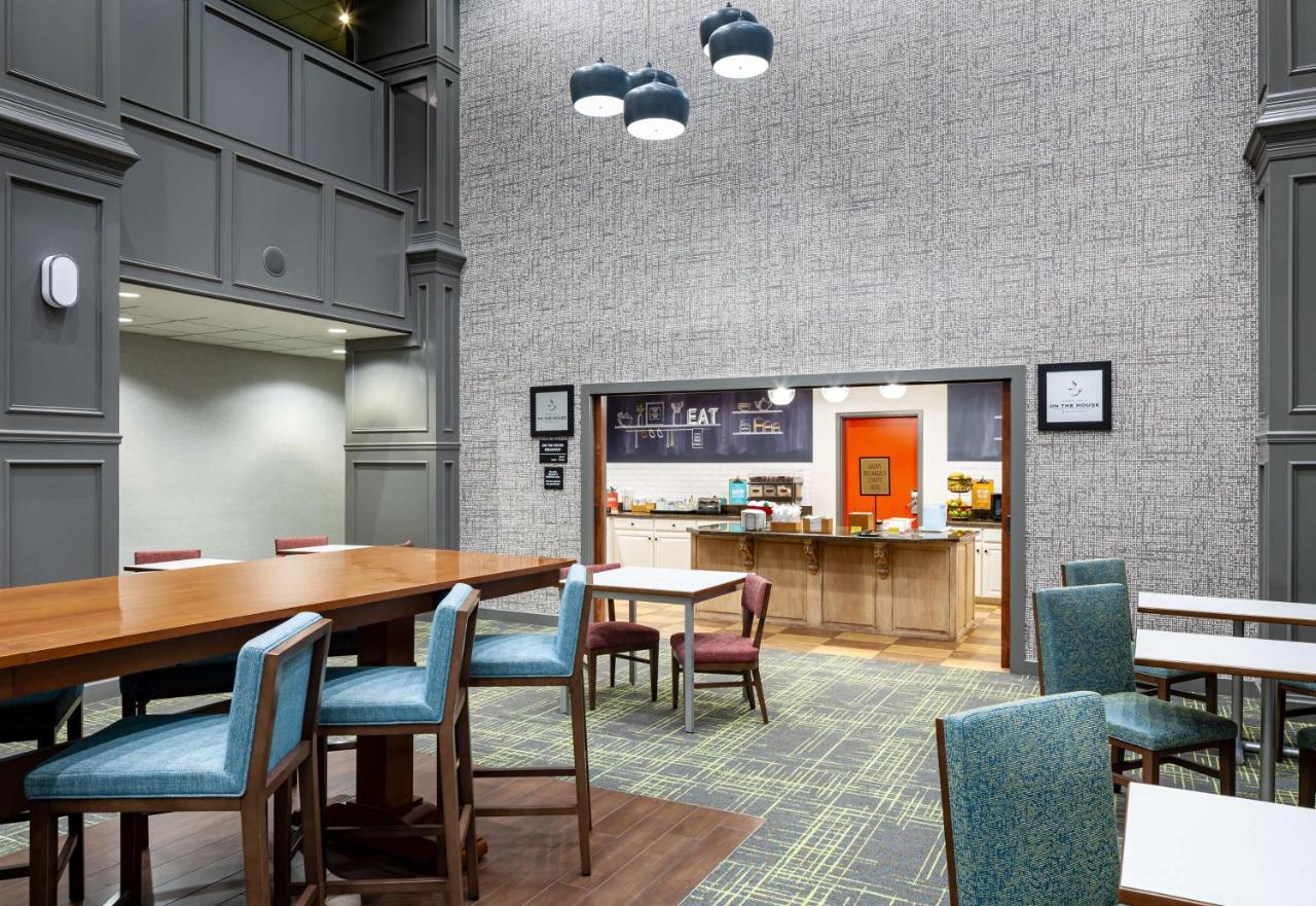 | Hampton Inn & Suites Texarkana