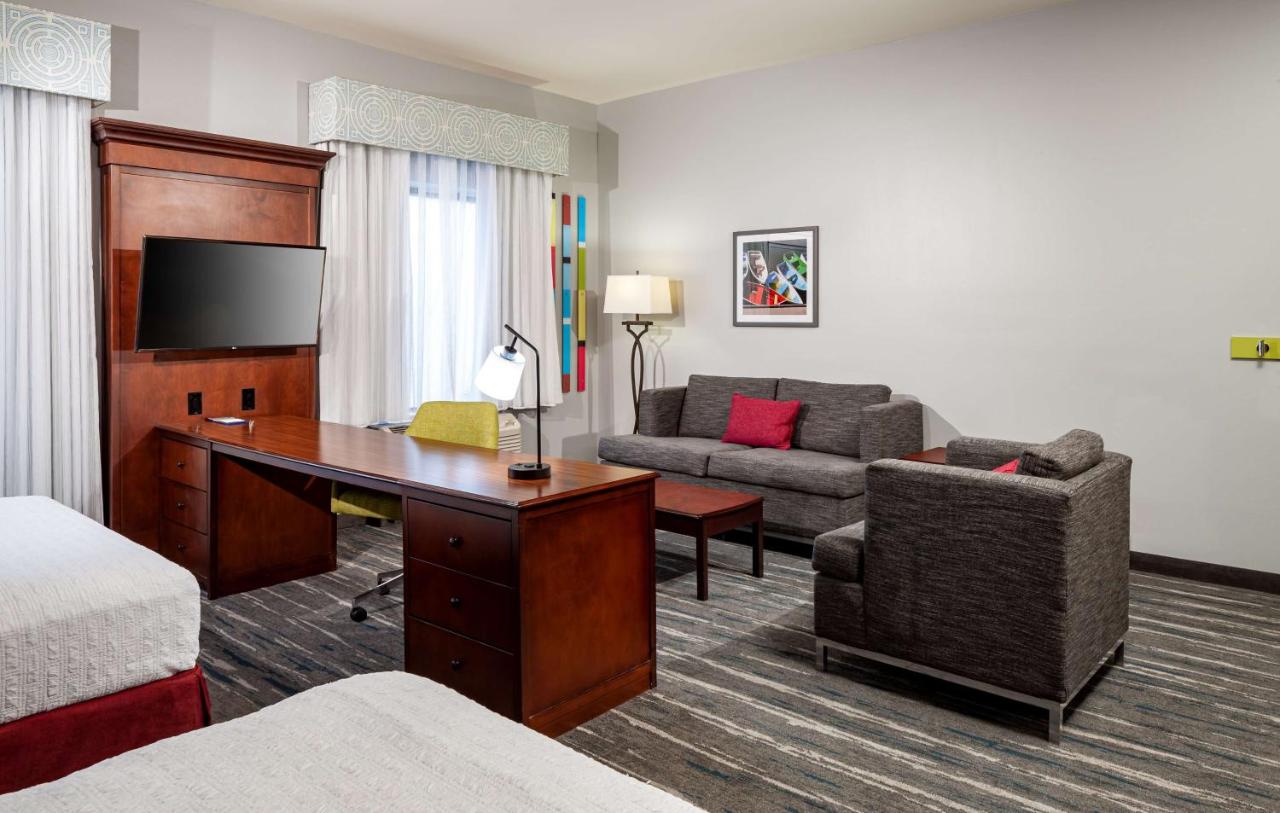 | Hampton Inn & Suites Texarkana
