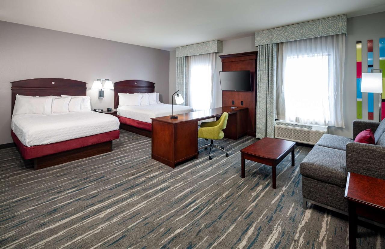 | Hampton Inn & Suites Texarkana