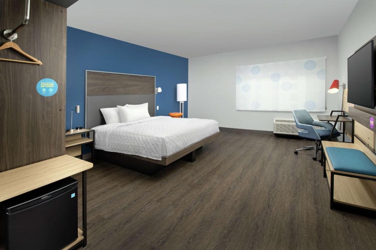 King Room - Hearing Accessible at Tru by Hilton Denver Airport Tower Road