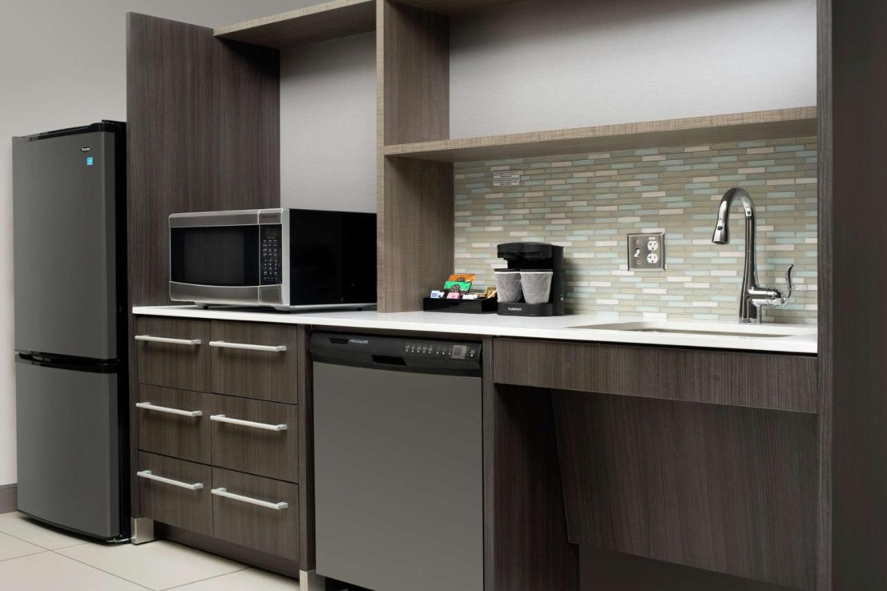 Queen Suite with Two Queen Beds - Hearing Accessible/Non-Smoking at Home2 Suites by Hilton Phoenix Airport South