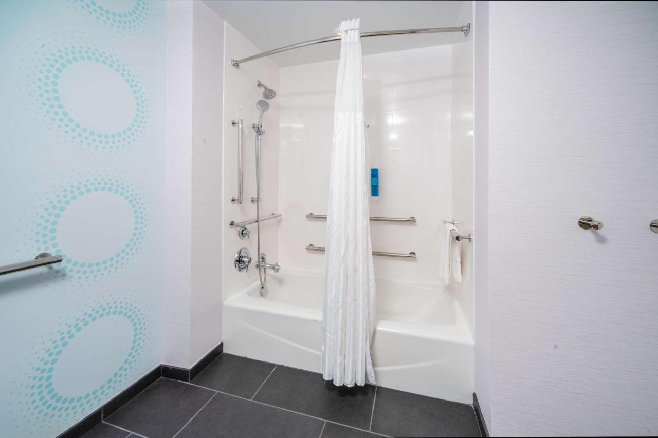Queen Room with Two Queen Beds - Mobility Accessible at Tru by Hilton Minneapolis Mall of America