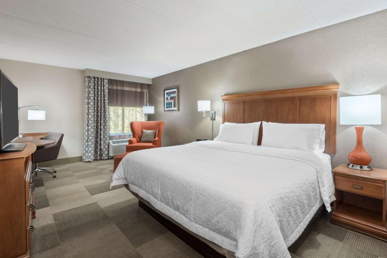 King Room - Mobility Accessible with Tub at Hampton Inn Danbury