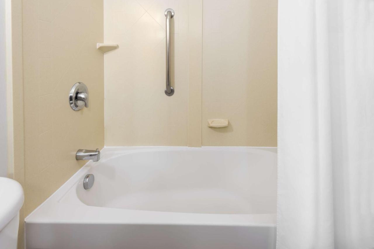 King Room - Non-Smoking at Hampton Inn Danbury