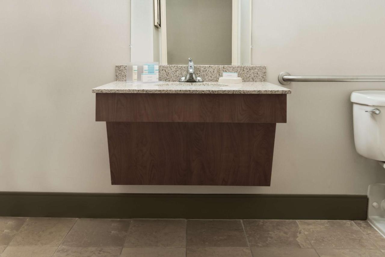 King Room - Mobility Accessible with Tub at Hampton Inn Danbury