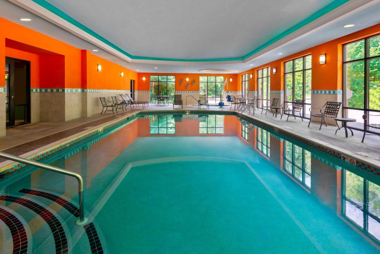 | Hampton Inn Springfield South Enfield