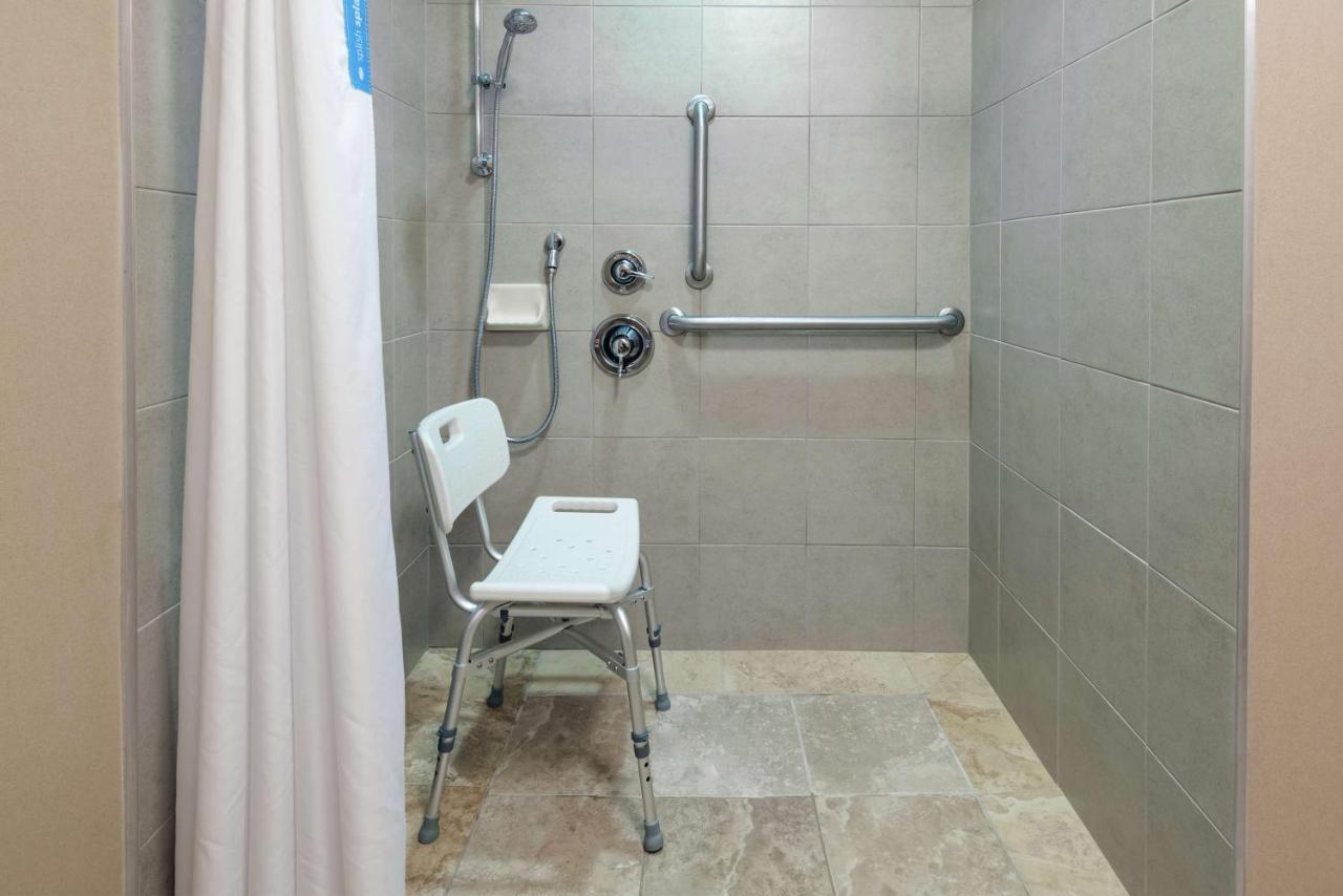 | Hampton Inn Springfield South Enfield