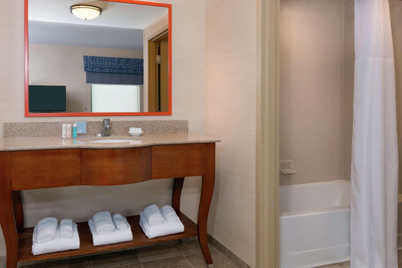 | Hampton Inn Springfield South Enfield